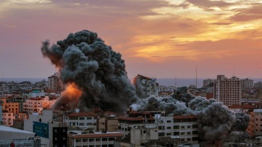 Vídeo de ataque de Israel a médicos contraria versão de que seguiam de luzes apagadas