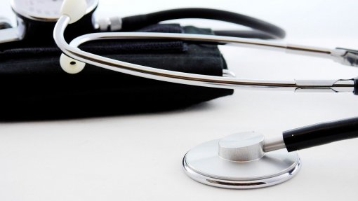 Médicos da emergência, saúde militar e prisões podem aderir à dedicação plena