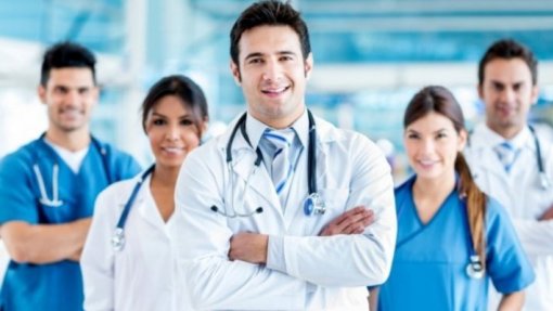 Governo quer resolver 104 mil juntas médicas em seis meses com pagamento extra a médicos