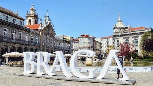 Incêndio no bar em Braga onde no sábado aconteceu ataque que matou homem