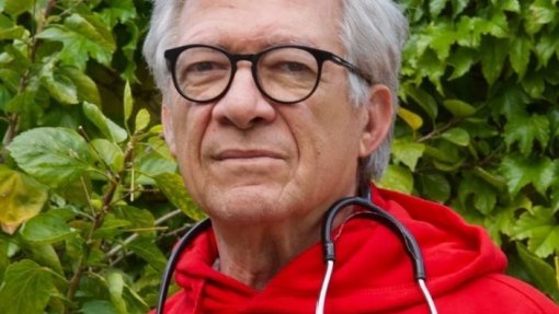 Médico Fernando Nobre condecorado com medalha da Ordem de Timor-Leste