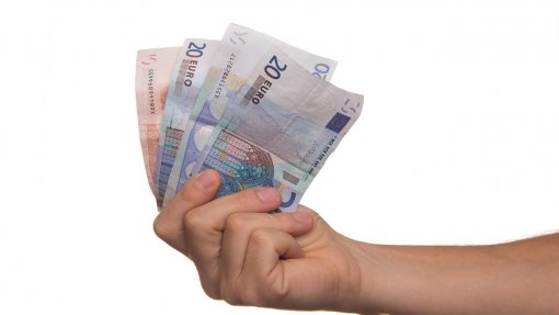 Movimento cívico pede salário mínimo para quem é cuidador informal em Portugal