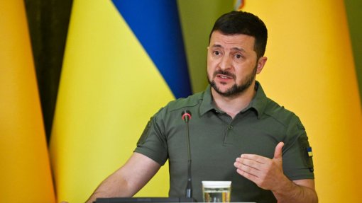 Ucrânia: Zelensky insiste em cessar-fogo &quot;imediato, completo e incondicional&quot;