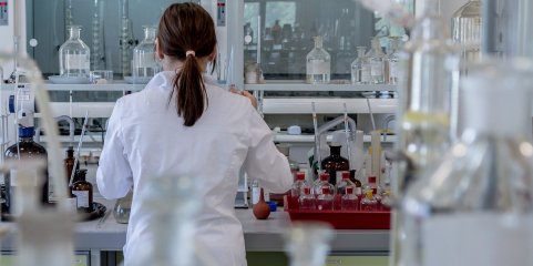 Agência Europeia do Ambiente alerta para contaminação generalizada por químicos eternos