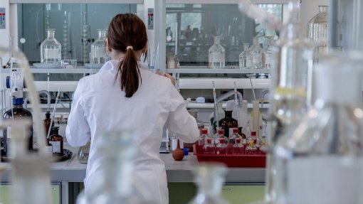 Agência Europeia do Ambiente alerta para contaminação generalizada por químicos eternos
