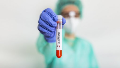Mpox: OMS alerta para transmissão comunitária do clado1b em África