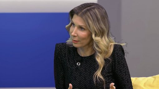 Intrusismo na medicina estética pode resultar “em desastre”, alerta cirurgiã plástica