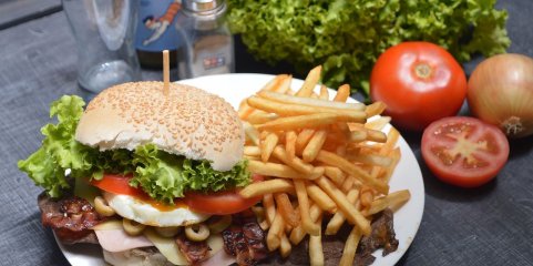 Colesterol deve estar sob controlo à mesa - Fundação de Cardiologia