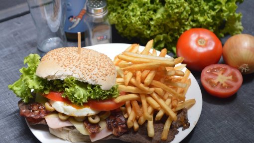 Colesterol deve estar sob controlo à mesa - Fundação de Cardiologia