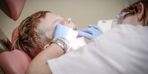Descoberta de tratamento oral de cancro na Fundação GIMM leva a acordo internacional