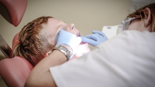 Descoberta de tratamento oral de cancro na Fundação GIMM leva a acordo internacional