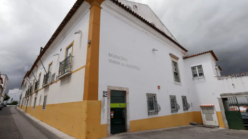 Presidente da Câmara de Viana do Alentejo sofre enfarte mas está estável
