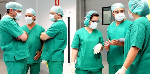 Dezenas de utentes em protesto contra falta de médicos na Quinta do Conde, Sesimbra