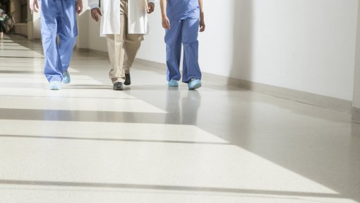 Bruxelas proíbe empresas chinesas de participar em concursos públicos de produtos médicos