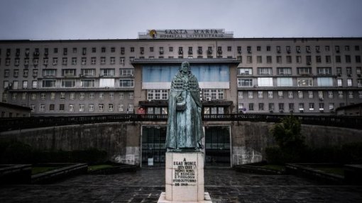 IL quer ouvir ministra da Saúde sobre cirurgias adicionais de dermatologia no Santa Maria