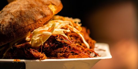 Quase metade da comida de rua vendida em Lisboa com má qualidade microbiológica - INSA