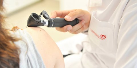 Ex-diretor de dermatologia não sabia o que os médicos ganhavam em cirurgias adicionais