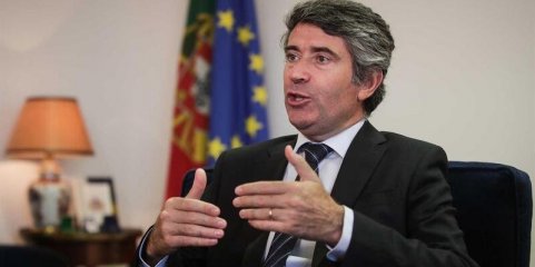 Carneiro diz que há “descoordenação da emergência médica” e quer ouvir Força Aérea na AR