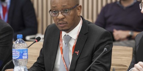 Moçambique quer reduzir 30% da dependência externa em medicamentos até 2030