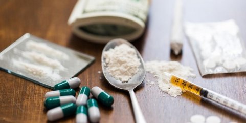 &quot;Pântano&quot; de novas substâncias psicoativas precisa de resposta rápida – Especialista