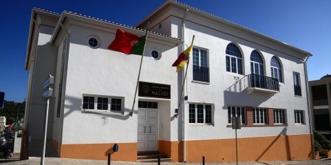 Câmara da Nazaré investiga hipótese de “sabotagem” em condutas após interdição de banhos