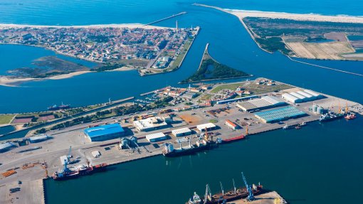 Porto de Aveiro vai fornecer energia aos navios para não queimarem combustível