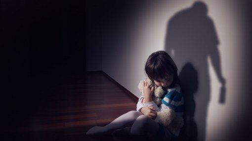 CIS reporta pedidos de ajuda sobre imagens sexuais de menores criadas com IA