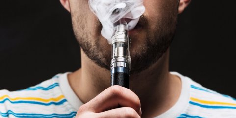 Espanha quer proibir fumo em esplanadas e igualar tabaco a cigarros eletrónicos