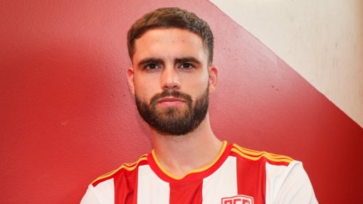 Defesa espanhol do AVS fraturou perónio e vai ser operado