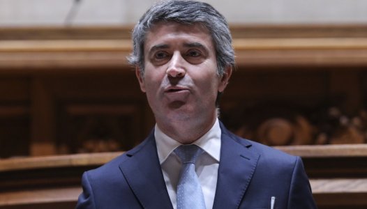 José Luís Carneiro diz que Governo &quot;falhou em toda a linha&quot; na saúde