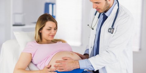 Associação pede maior reflexão sobre modelo de cuidados de saúde na gravidez