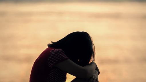 Programa escolar conclui que sintomatologia depressiva afeta 41% dos adolescentes