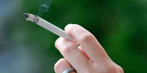 Crianças perdem anos de vida por causa do fumo passivo - estudo