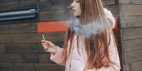 Quinze milhões de jovens entre 13 e 15 anos fumam cigarros eletrónicos - ONU
