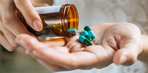 300 casos de sobredosagem de antipsicótico em crianças e jovens em quatro anos