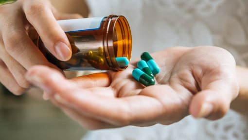 300 casos de sobredosagem de antipsicótico em crianças e jovens em quatro anos