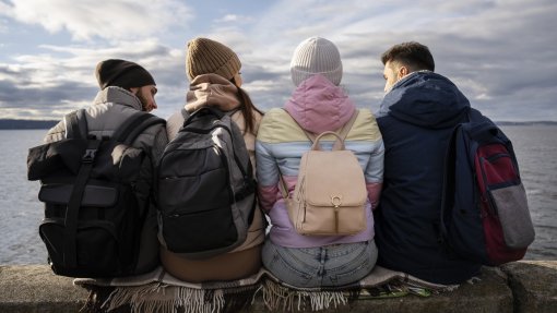Especialista alerta para maior risco de sofrimento psicológico entre jovens imigrantes