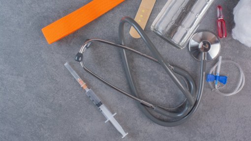 OE2026: Empresas de dispositivos médicos lamentam cortes nas compras de saúde