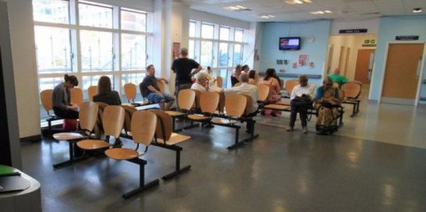 Quase um milhão à espera de consulta hospitalar, mais de metade acima do tempo máximo