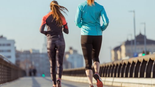 SheUltra empodera mulheres e angaria fundos contra o cancro em corrida no Algarve