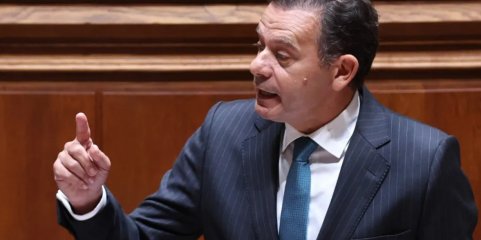 Montenegro diz que “é bom saber” razões de partos fora do hospital para não estigmatizar SNS