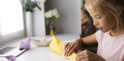 Crianças em Albergaria-a-Velha ajudam avós a prevenir quedas com jogo de origami