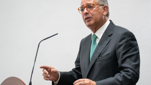 Presidenciais: Seguro diz que salvar o SNS é a &quot;prioridade das prioridades&quot;