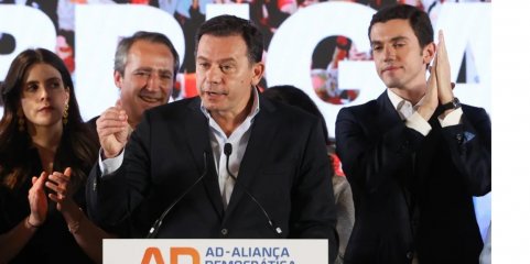 Primeiro-ministro admite orientação para maior eficiência no SNS mas rejeita cortes