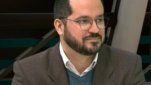 Livre propõe reforço do SNS 24 e gastos em desporto deduzidos como despesa de saúde