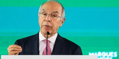 Mendes alerta ministra da Saúde de que “já não chega ter diagnósticos, é preciso soluções”