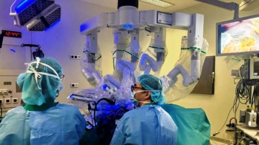 ULS de Coimbra ultrapassou as 100 cirurgias robóticas em ortopedia
