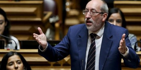 Presidenciais: António Filipe considera grave morte de grávida e bebé assim como reação da ministra