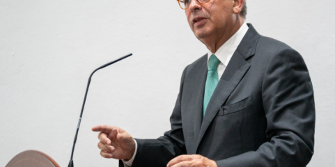 Presidenciais: Não podemos aceitar que novo normal sejam as tragédias na saúde - Seguro