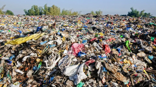 Associação ambientalista apresenta queixa à Comissão Europeia sobre descargas ilegais em aterros